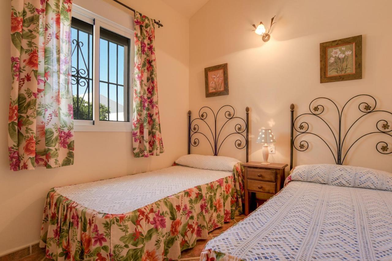 הוילה קוניל דה לה פרונטרה Casa Dalia Con Piscina Privada מראה חיצוני תמונה